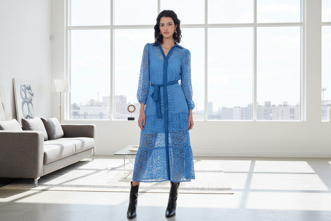 AURA SKY BLUE Maxikleid aus Spitze