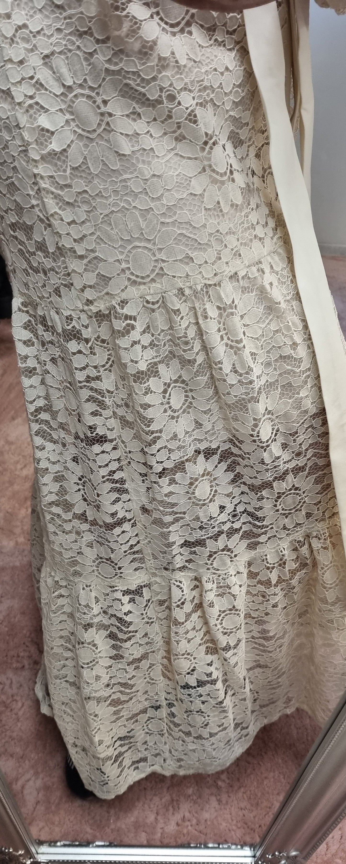 AURA SKY CREME Maxikleid aus Spitze