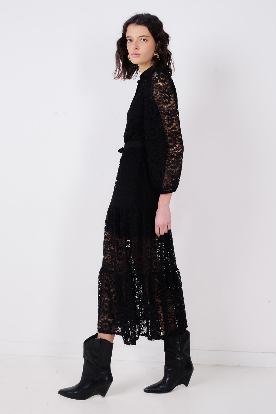 AURA SKY BLACK Maxikleid aus Spitze