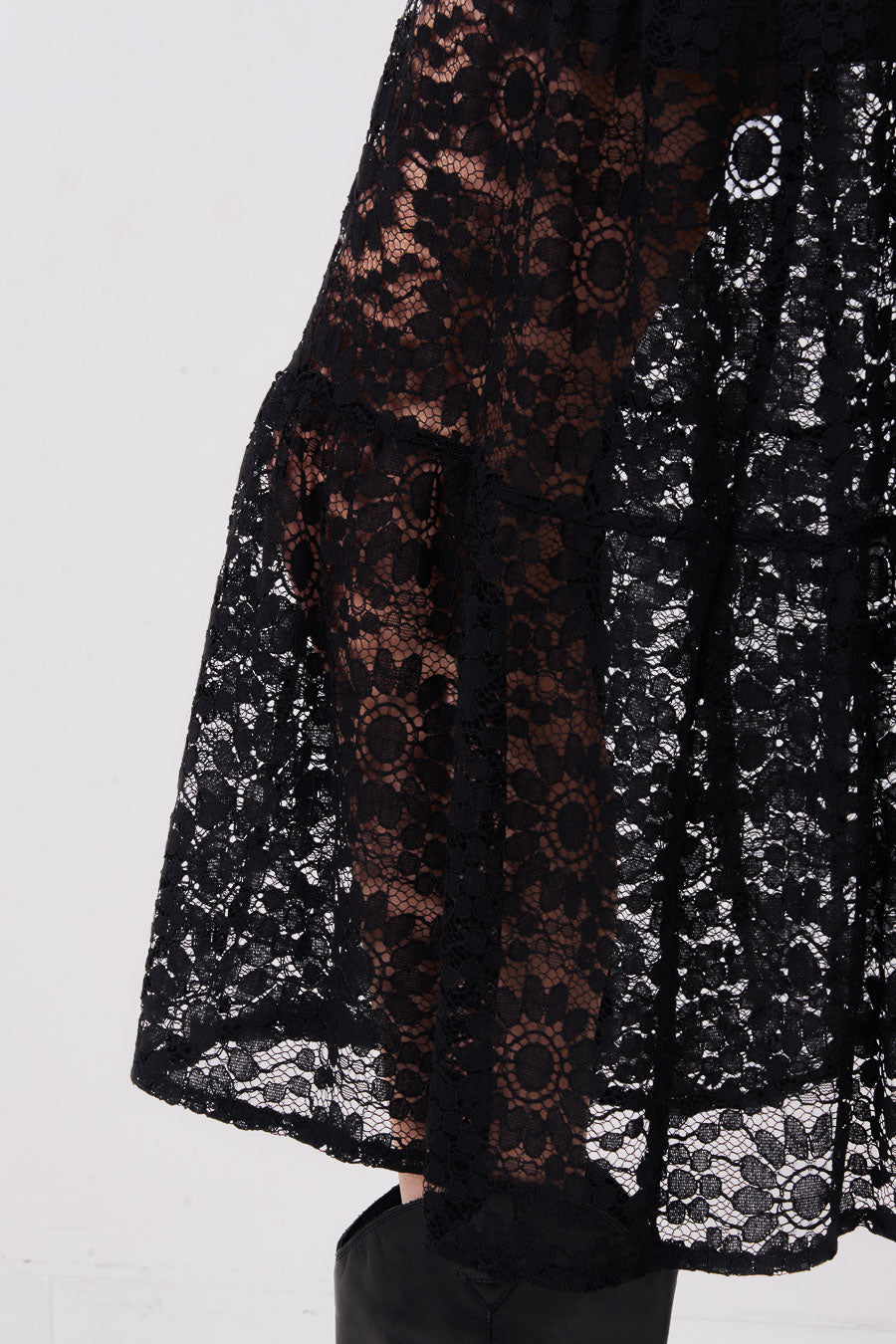 AURA SKY BLACK Maxikleid aus Spitze