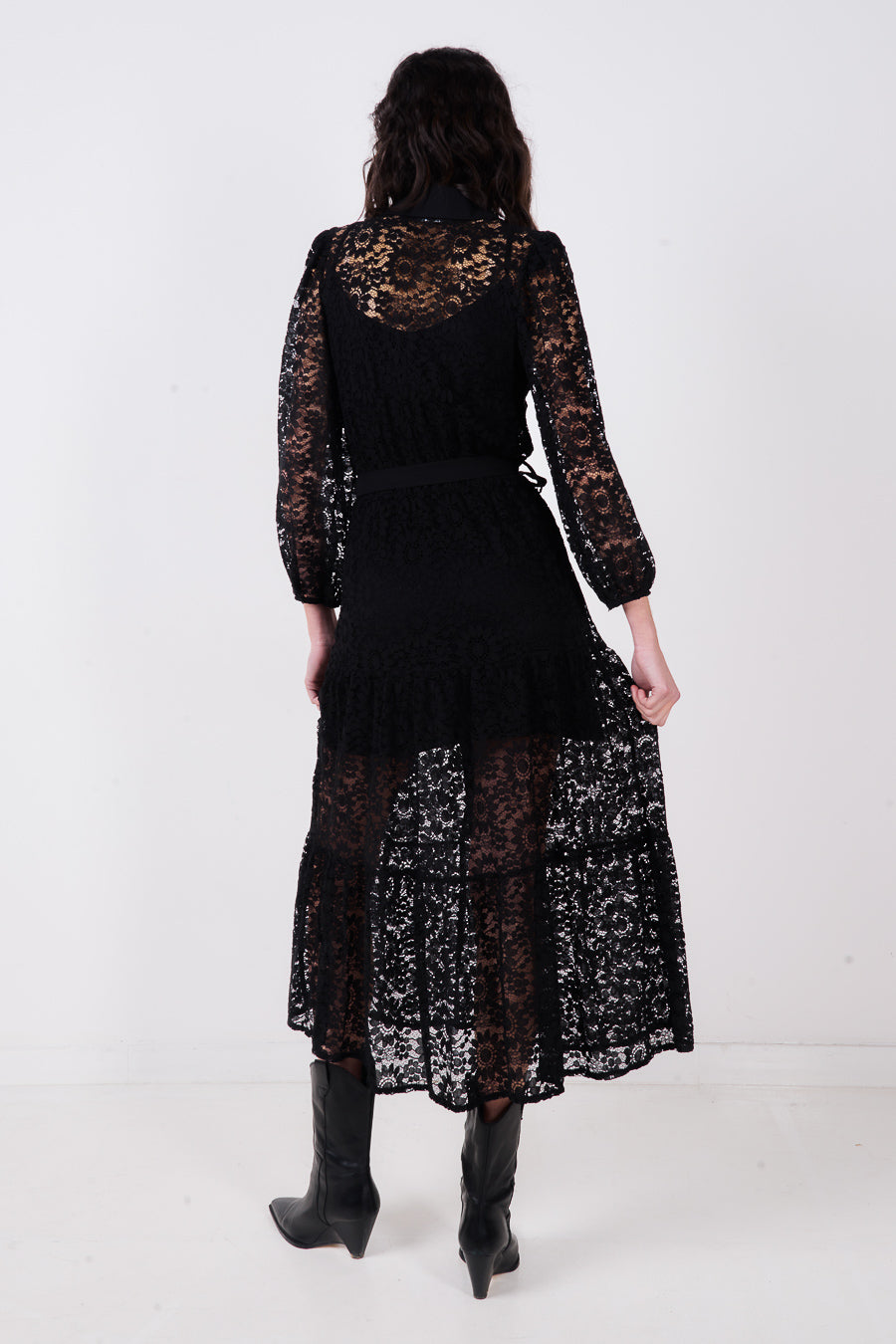 AURA SKY BLACK Maxikleid aus Spitze