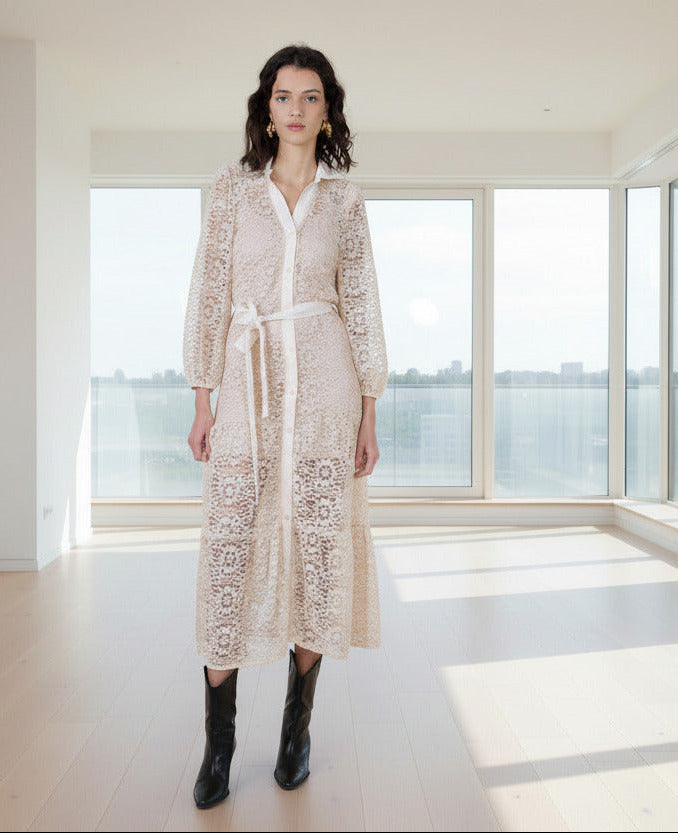 AURA SKY CREME Maxikleid aus Spitze